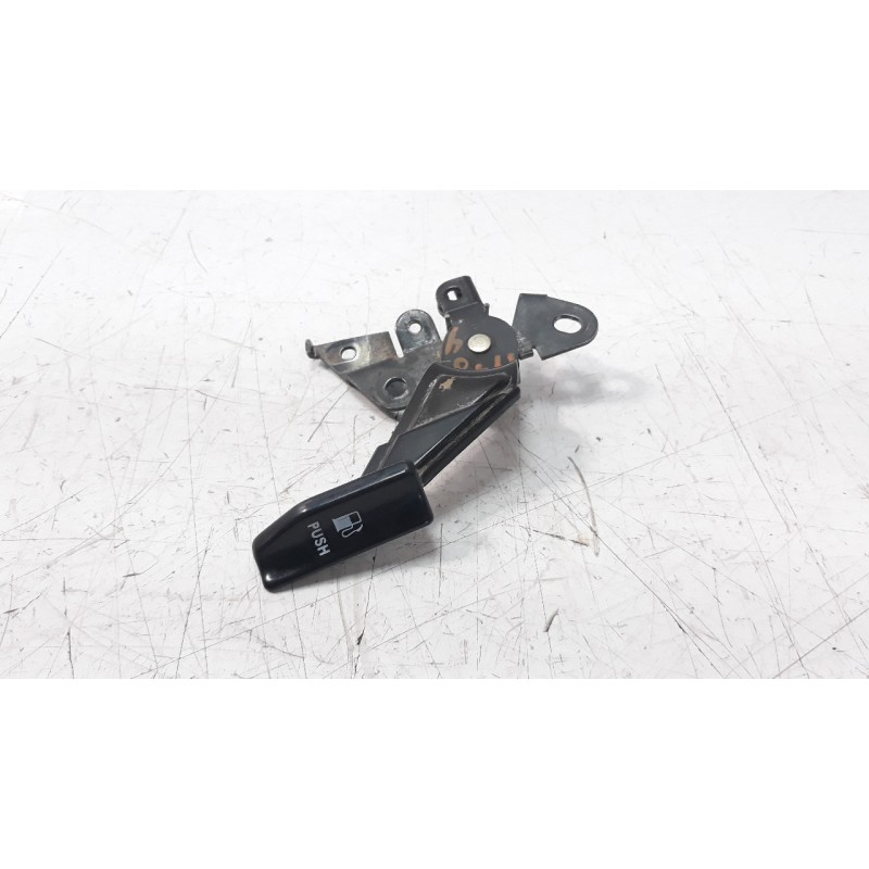 Recambio de tapa exterior combustible para nissan terrano/terrano.ii (r20) 3.0 td cat referencia OEM IAM TIRADOR  
