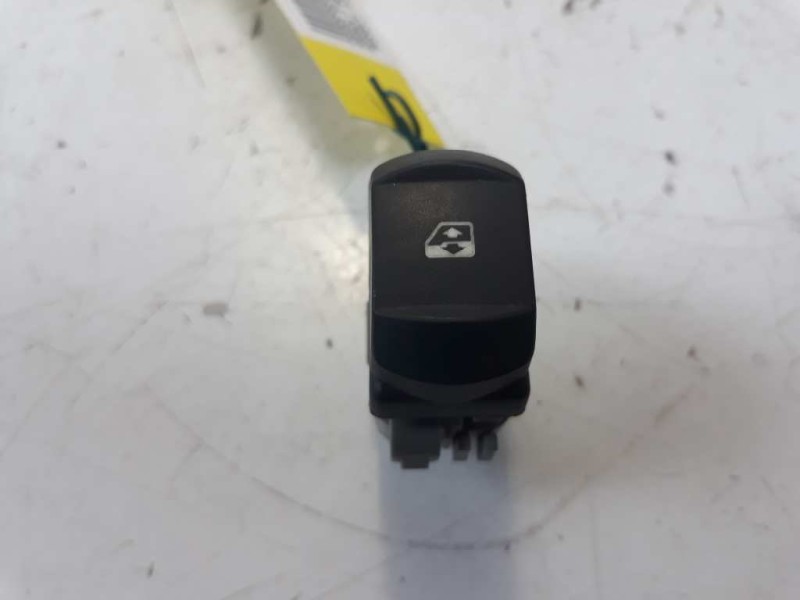 Recambio de mando elevalunas delantero derecho para renault megane ii berlina 3p referencia OEM IAM   