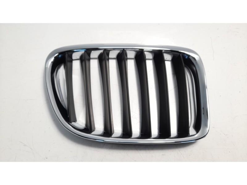 Recambio de rejilla delantera para bmw x1 (e84) referencia OEM IAM 51112993306 107062404 BM7022023