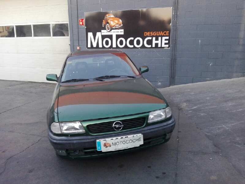 opel astra f berlina del año 1996