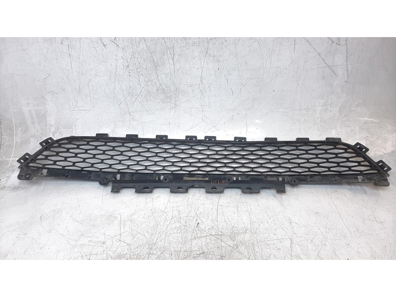Recambio de rejilla paragolpes central para land rover discovery sport pure referencia OEM IAM FK7217K945A  