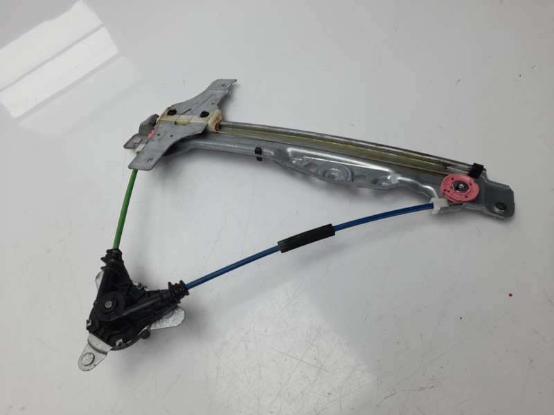 Recambio de elevalunas trasero derecho para peugeot 208 style referencia OEM IAM 9673153880  