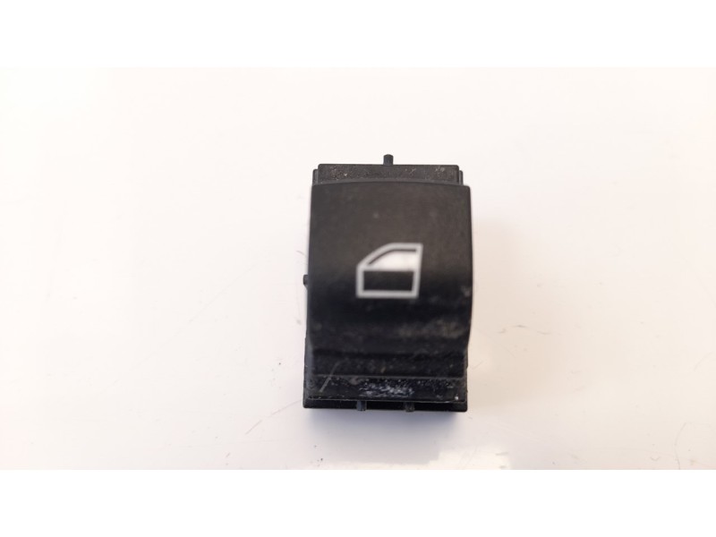Recambio de mando elevalunas trasero izquierdo para bmw serie 1 lim. (f20) 118d referencia OEM IAM 920810602  