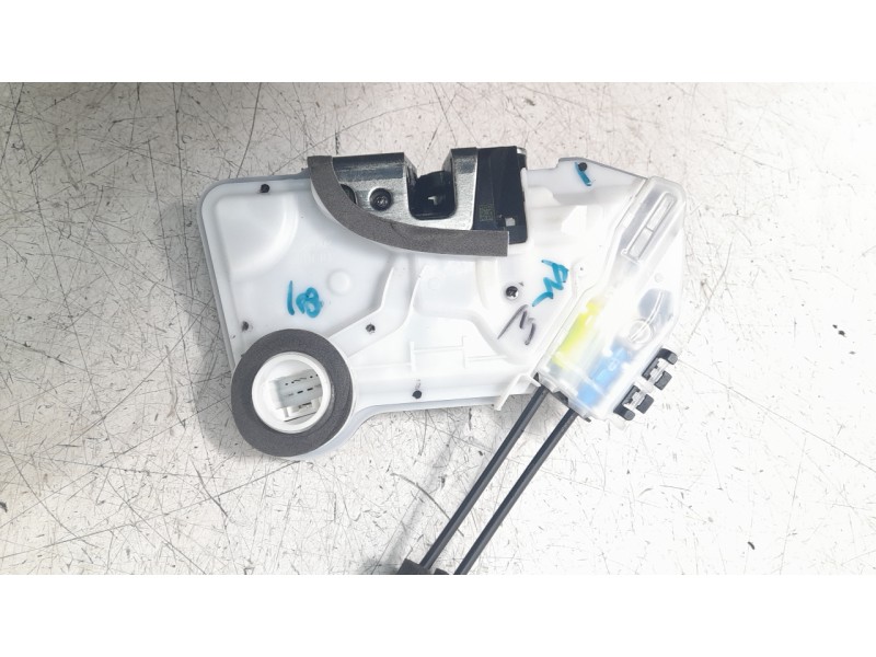 Recambio de cerradura puerta delantera derecha para toyota corolla (e21) hybrid style referencia OEM IAM 6903002511  