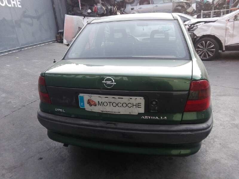 opel astra f berlina del año 1996