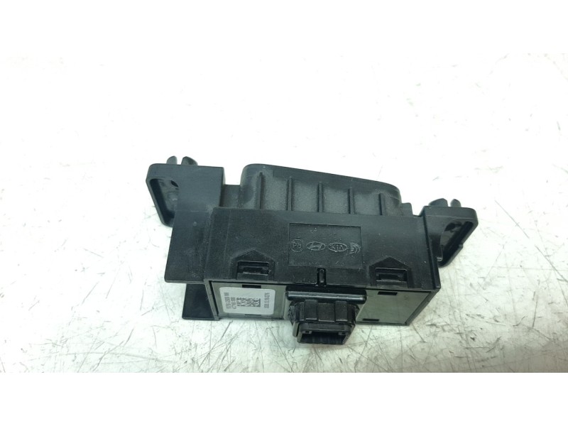Recambio de interruptor para kia niro referencia OEM IAM 93750G5000WK  