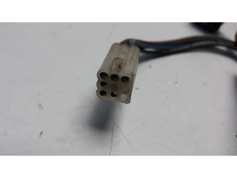 Recambio de mando elevalunas delantero derecho para opel astra f berlina referencia OEM IAM   