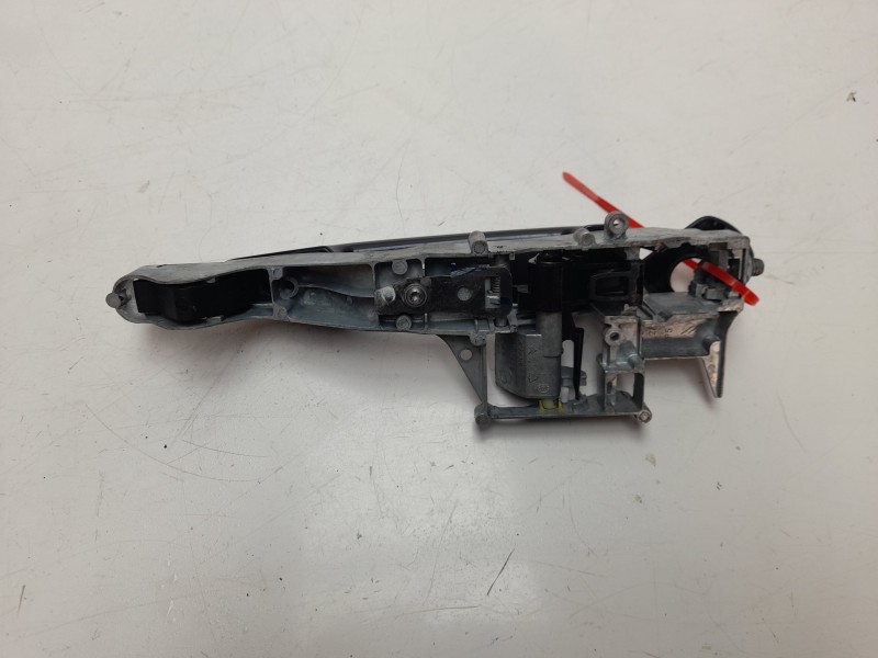Recambio de maneta exterior delantera izquierda para peugeot 208 style referencia OEM IAM 9680168680  