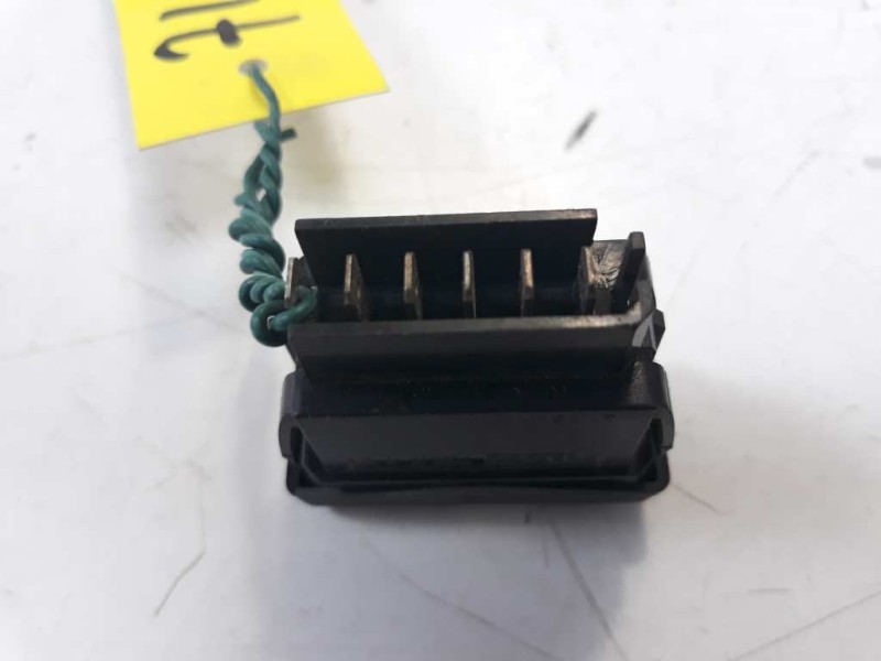 Recambio de mando elevalunas delantero izquierdo para renault 19 hatchback (b/c53) referencia OEM IAM   