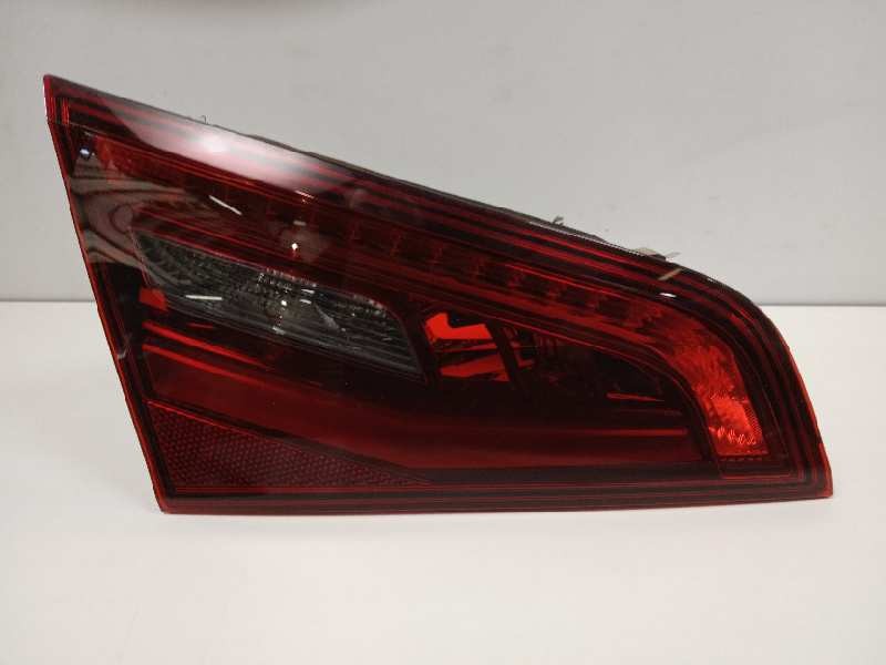 Recambio de piloto trasero izquierdo para audi a3 sportback (8va) ambiente referencia OEM IAM 8V4945093A  