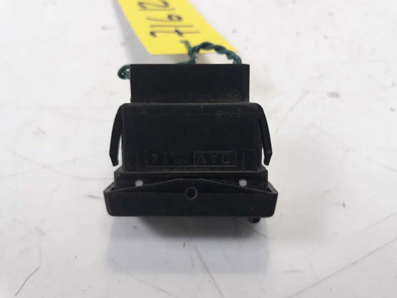 Recambio de mando elevalunas delantero izquierdo para renault 19 hatchback (b/c53) referencia OEM IAM   