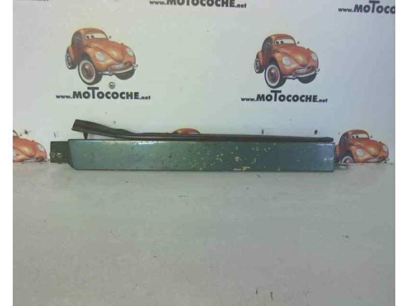 Recambio de moldura para mercedes-benz clase e (w124) berlina 2.2 cat referencia OEM IAM   6822