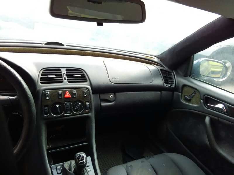 mercedes-benz clase clk (w208) coupe del año 1999