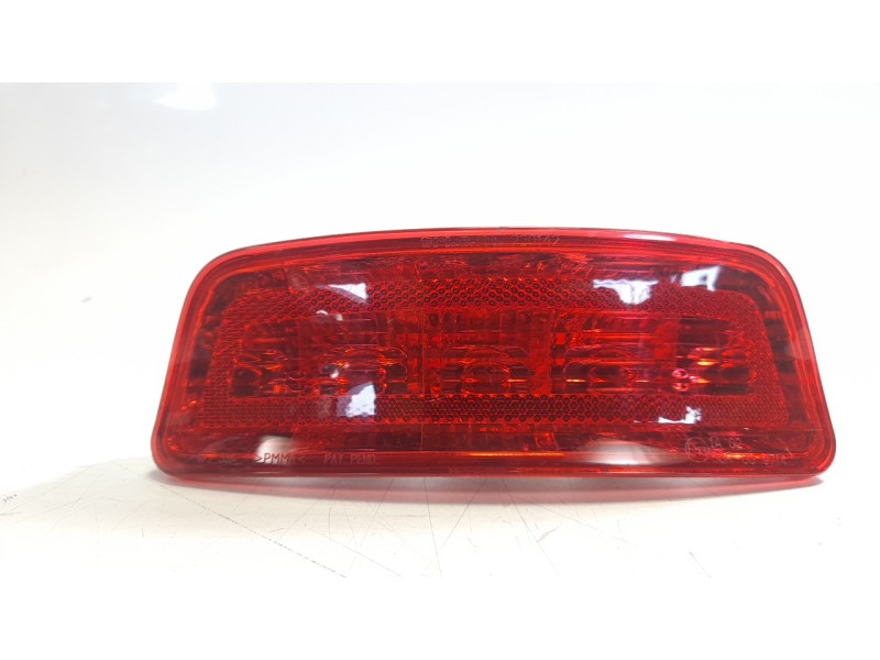 Recambio de piloto trasero central para piaggio (vespa) x9 referencia OEM IAM 338244  