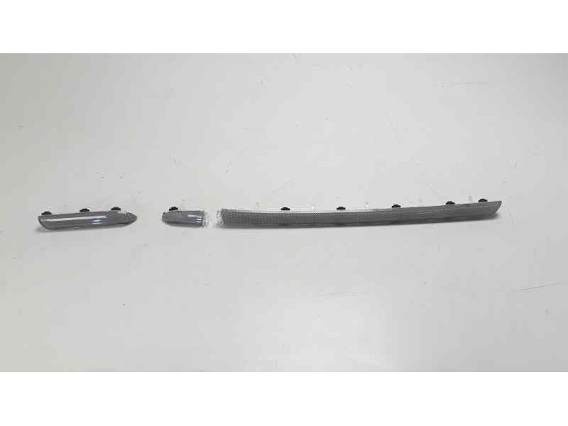Recambio de moldura para audi a3 sportback (8va) ambiente referencia OEM IAM 8V1853189  