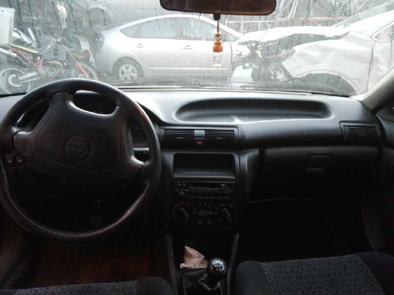 opel astra f berlina del año 1996