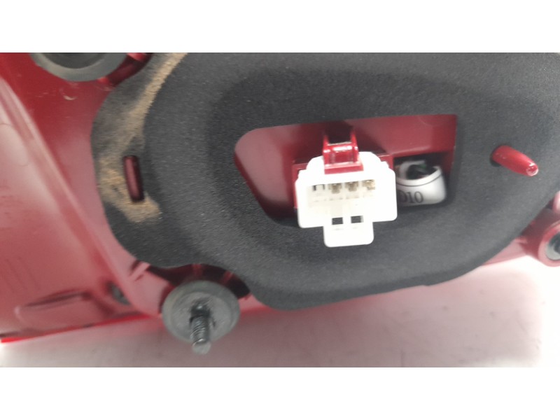 Recambio de piloto trasero derecho interior para kia niro referencia OEM IAM 92404G5500  