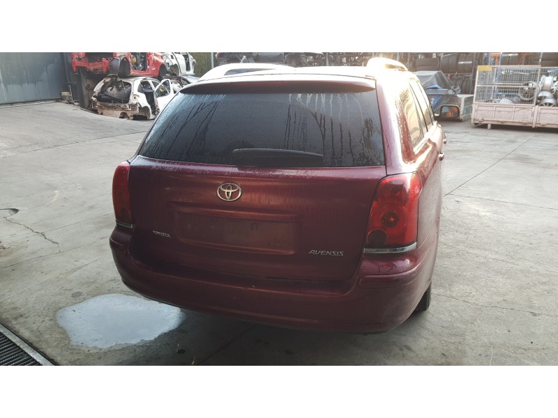 toyota avensis berlina (t25) del año 2005