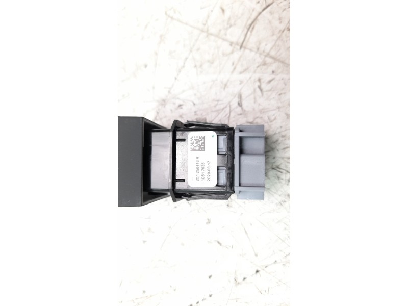 Recambio de interruptor para dacia duster ii prestige referencia OEM IAM 251250446R  