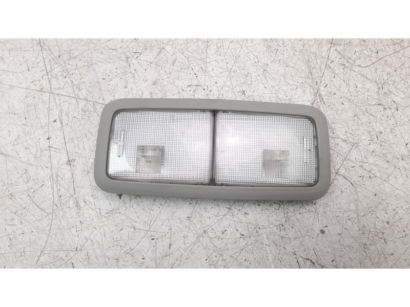Recambio de luz interior para toyota auris active referencia OEM IAM 8125005030  