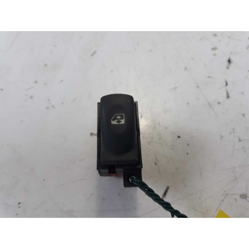 Recambio de mando elevalunas trasero izquierdo para renault laguna (b56) 2.0+ 16v rxe referencia OEM IAM 7700417485  
