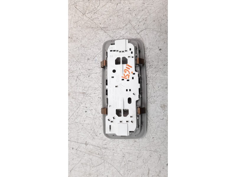 Recambio de luz interior para toyota auris active referencia OEM IAM 8125005030  