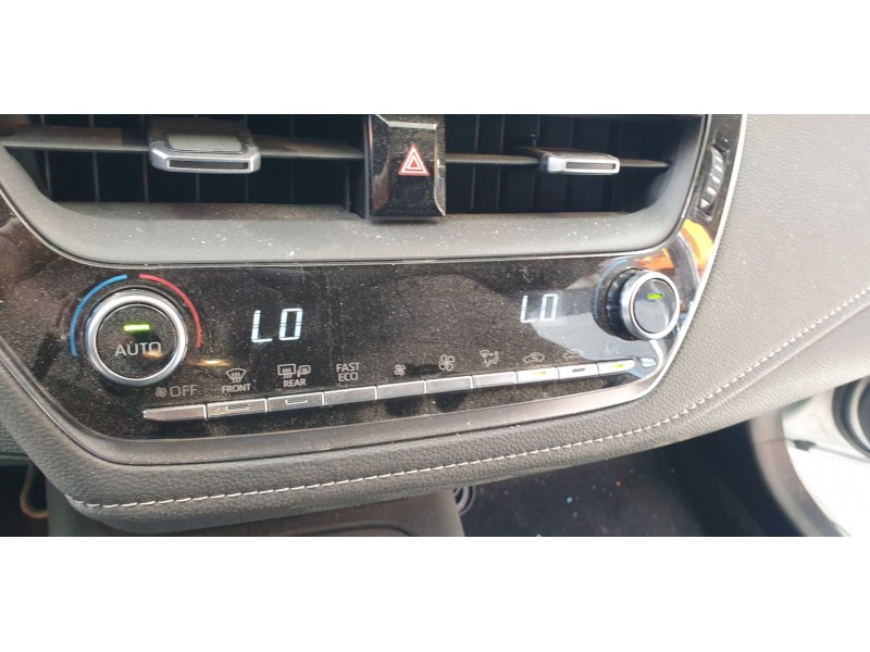 Recambio de mando climatizador para toyota corolla (e21) hybrid style referencia OEM IAM 5590002E10  