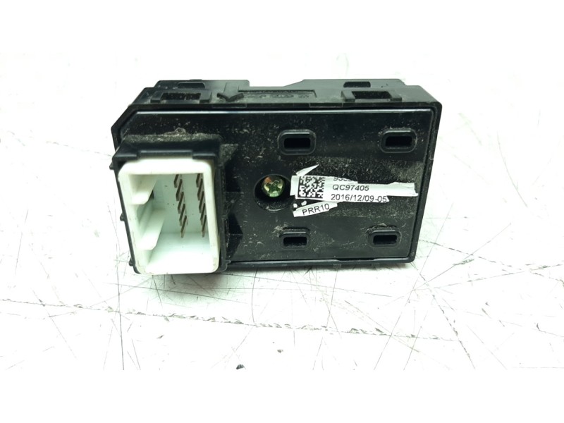 Recambio de mando elevalunas trasero derecho para kia sportage 1.7 crdi cat referencia OEM IAM 93580D9100  