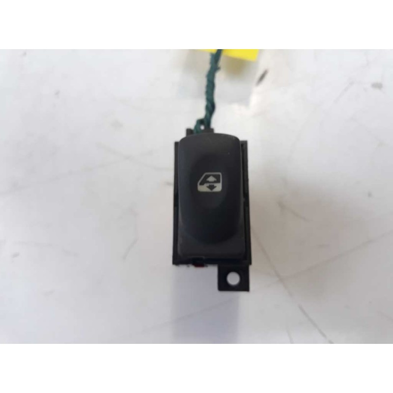 Recambio de mando elevalunas trasero izquierdo para renault laguna (b56) 2.0+ 16v rxe referencia OEM IAM 7700417485  