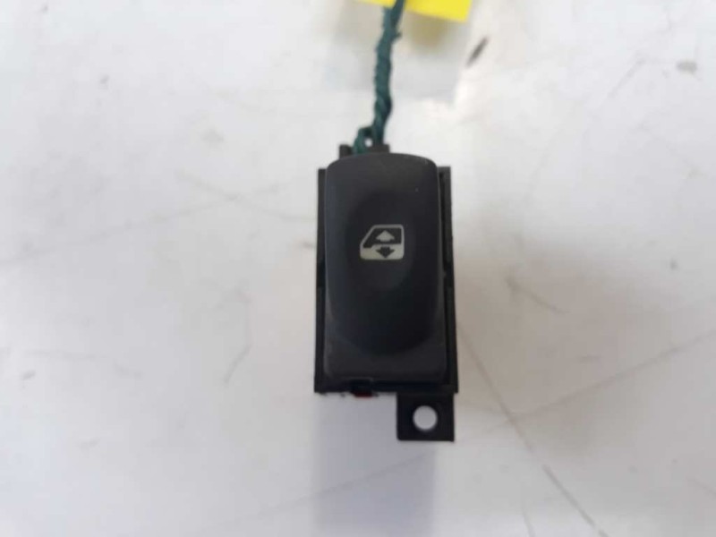 Recambio de mando elevalunas trasero izquierdo para renault laguna (b56) 2.0+ 16v rxe referencia OEM IAM 7700417485  