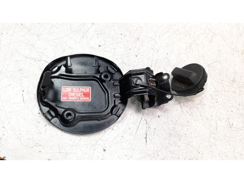 Recambio de tapa exterior combustible para toyota auris active referencia OEM IAM   