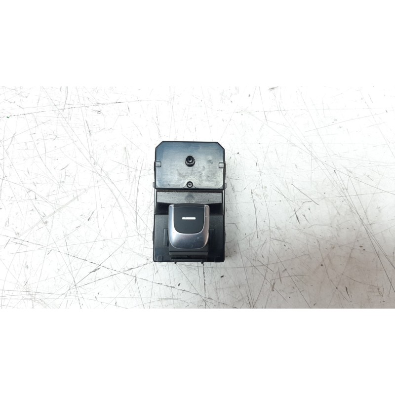 Recambio de mando elevalunas trasero izquierdo para kia sportage 1.7 crdi cat referencia OEM IAM 93580D9100  