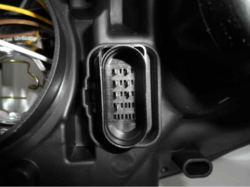 Recambio de faro derecho para skoda fabia (5j2 ) referencia OEM IAM 2742527 10119581001 SK3244803