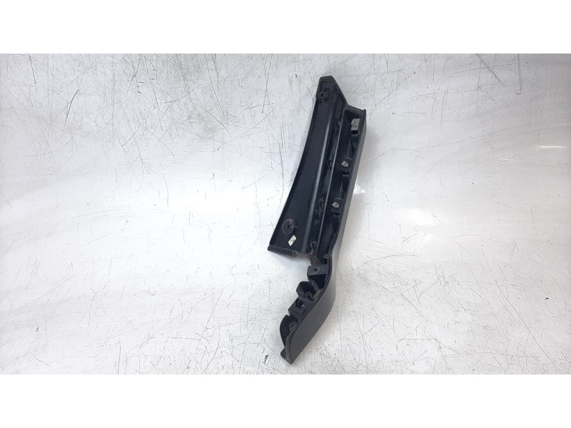 Recambio de molduras traseras para kia niro referencia OEM IAM 87362G5000  