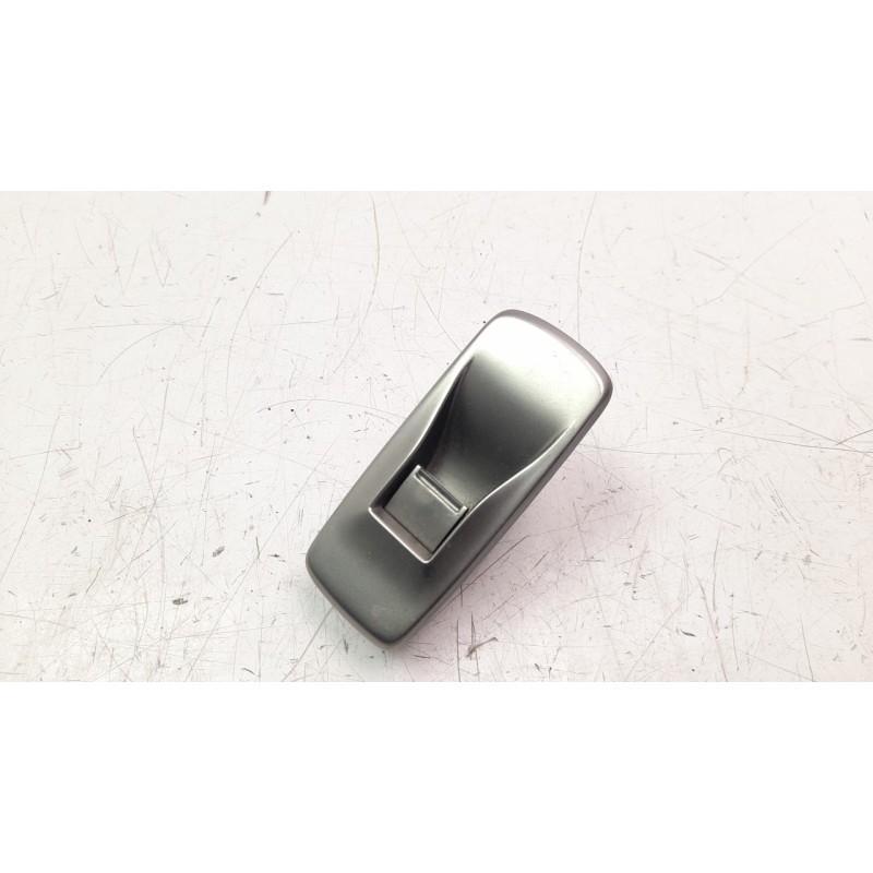 Recambio de mando elevalunas delantero derecho para jaguar xf 3.0 v6 diesel cat referencia OEM IAM 8X2314717AB  