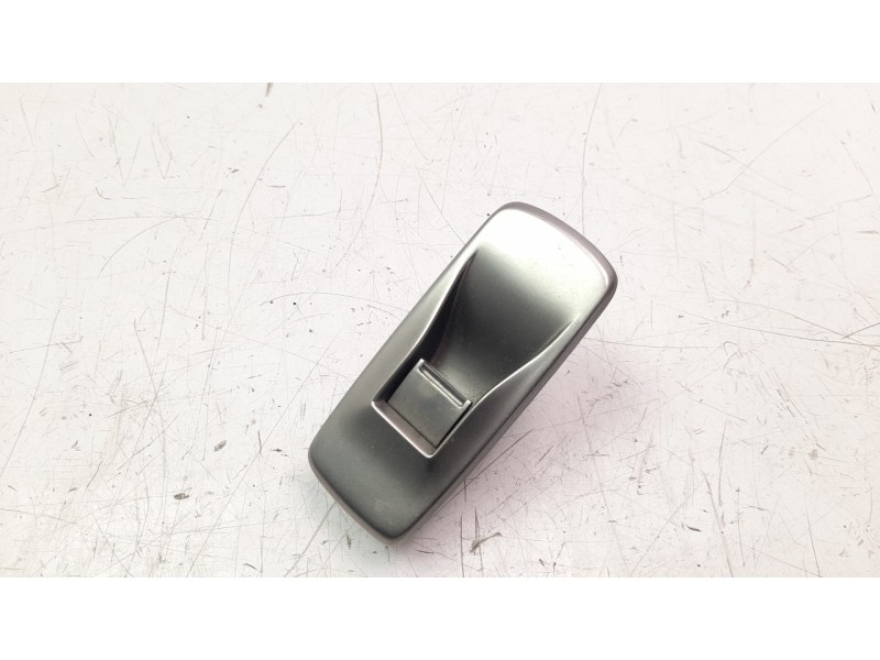 Recambio de mando elevalunas delantero derecho para jaguar xf 3.0 v6 diesel cat referencia OEM IAM 8X2314717AB  