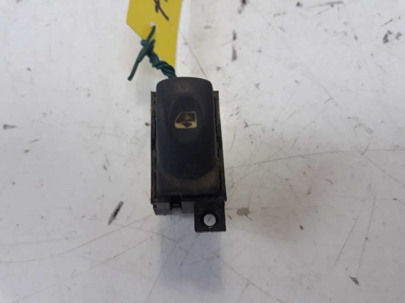 Recambio de mando elevalunas delantero derecho para renault laguna (b56) referencia OEM IAM 7700417484  