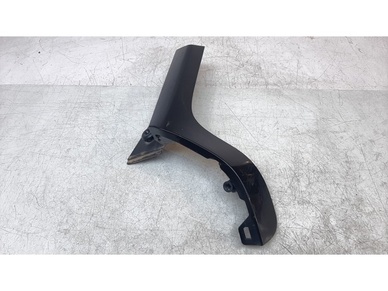 Recambio de molduras traseras para kia niro referencia OEM IAM 87372G5000  