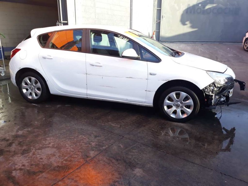 opel astra j lim. del año 2015