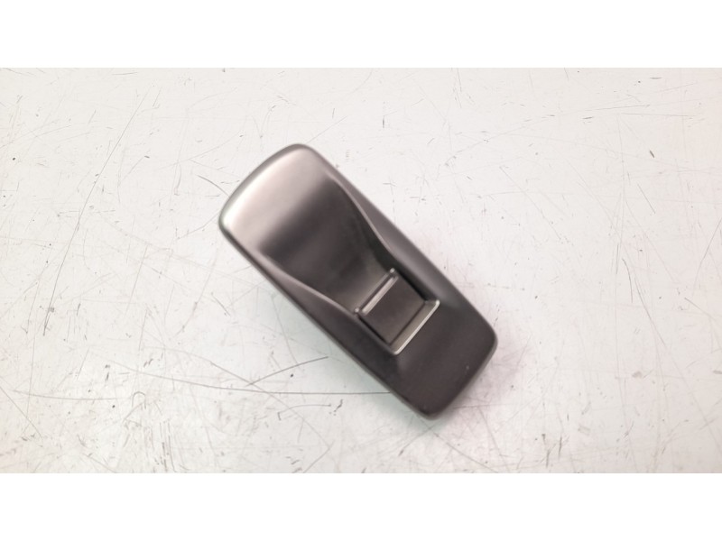 Recambio de mando elevalunas trasero derecho para jaguar xf 3.0 v6 diesel cat referencia OEM IAM 8X2314717AB  