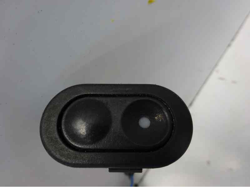 Recambio de mando elevalunas trasero derecho para opel corsa b referencia OEM IAM   