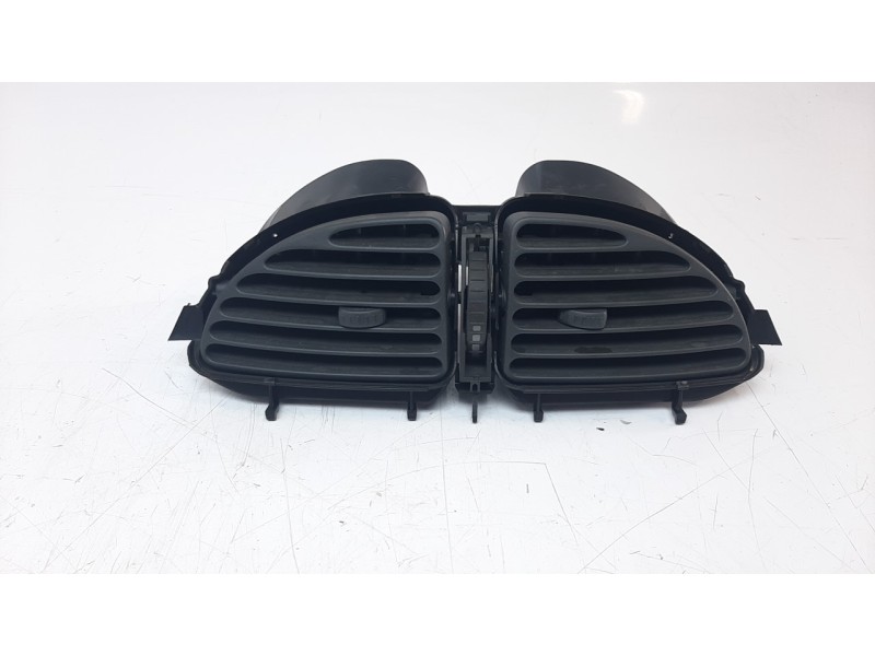 Recambio de rejilla aireadora para citroen c5 berlina 2.0 hdi referencia OEM IAM 8265J5  