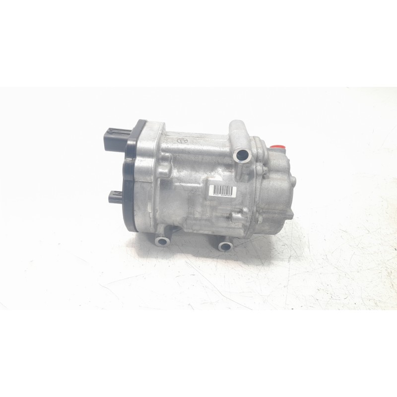 Recambio de compresor aire acondicionado para toyota corolla (e21) hybrid style referencia OEM IAM 0424000370  