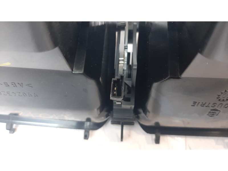 Recambio de rejilla aireadora para citroen c5 berlina 2.0 hdi referencia OEM IAM 8265J5  