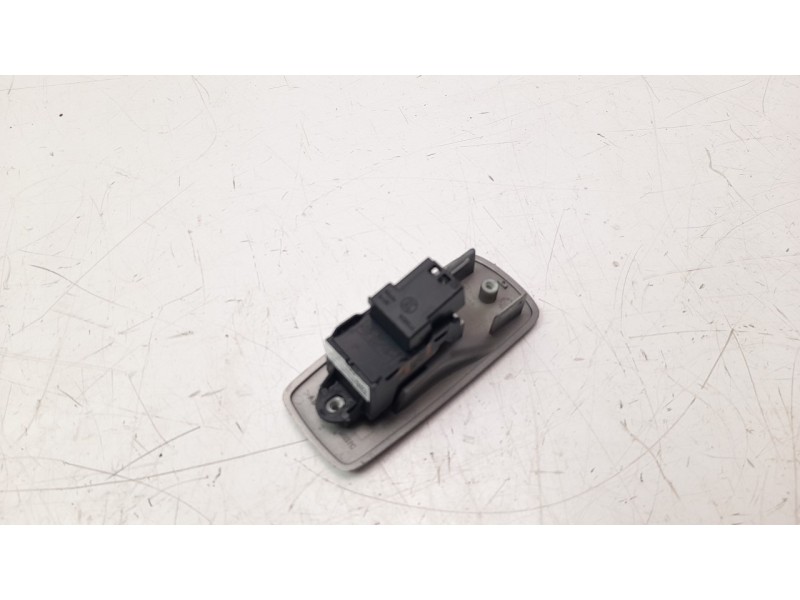 Recambio de mando elevalunas trasero izquierdo para jaguar xf 3.0 v6 diesel cat referencia OEM IAM 8X2314717AB  