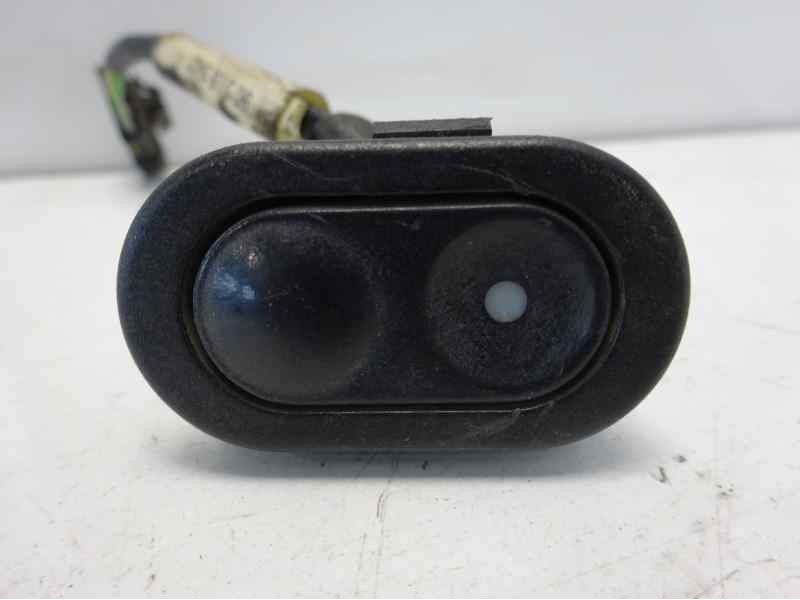 Recambio de mando elevalunas trasero derecho para opel corsa b referencia OEM IAM   