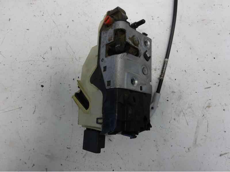 Recambio de cerradura puerta trasera derecha para peugeot 208 allure referencia OEM IAM   