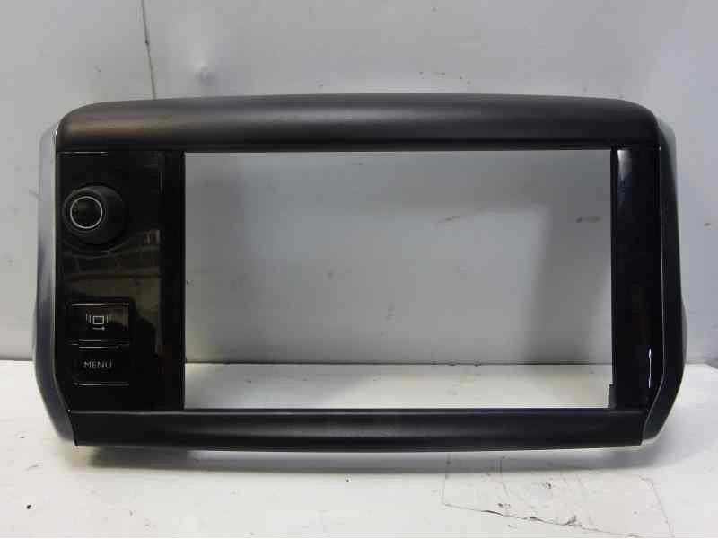 Recambio de moldura para peugeot 208 allure referencia OEM IAM 9673861377  