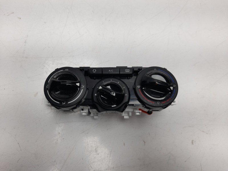 Recambio de mando calefaccion / aire acondicionado para peugeot 208 style referencia OEM IAM 96722483  