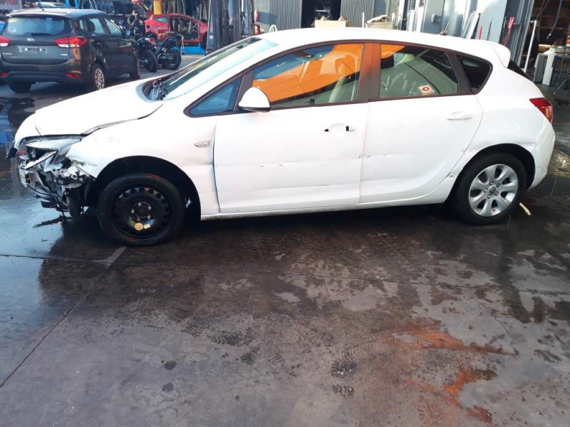 opel astra j lim. del año 2015